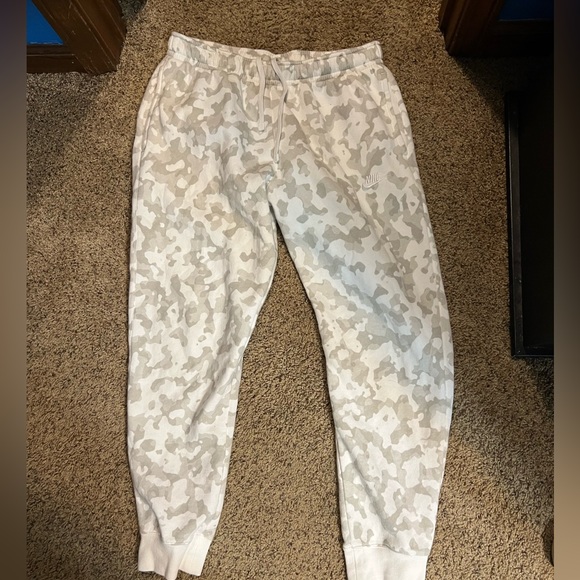 Nike Other - Men’s Nike White Camo Sweatpants (joggers). Size Large